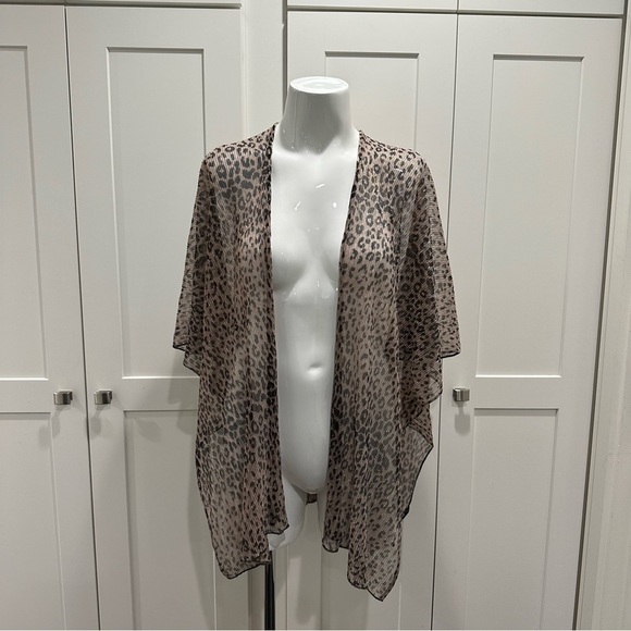 Anthropologie Akemi + Kin Jessie Leopard Kimono One Size - Picture 5 of 13